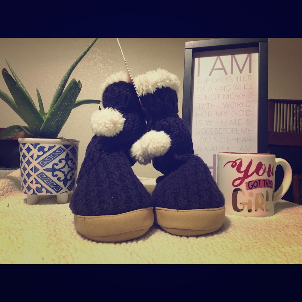 Isotoner slippers size 7/8